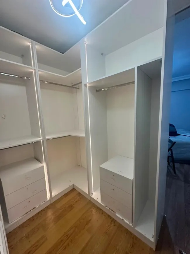 Giyinme Odası Sistemleri Walk-in Closet